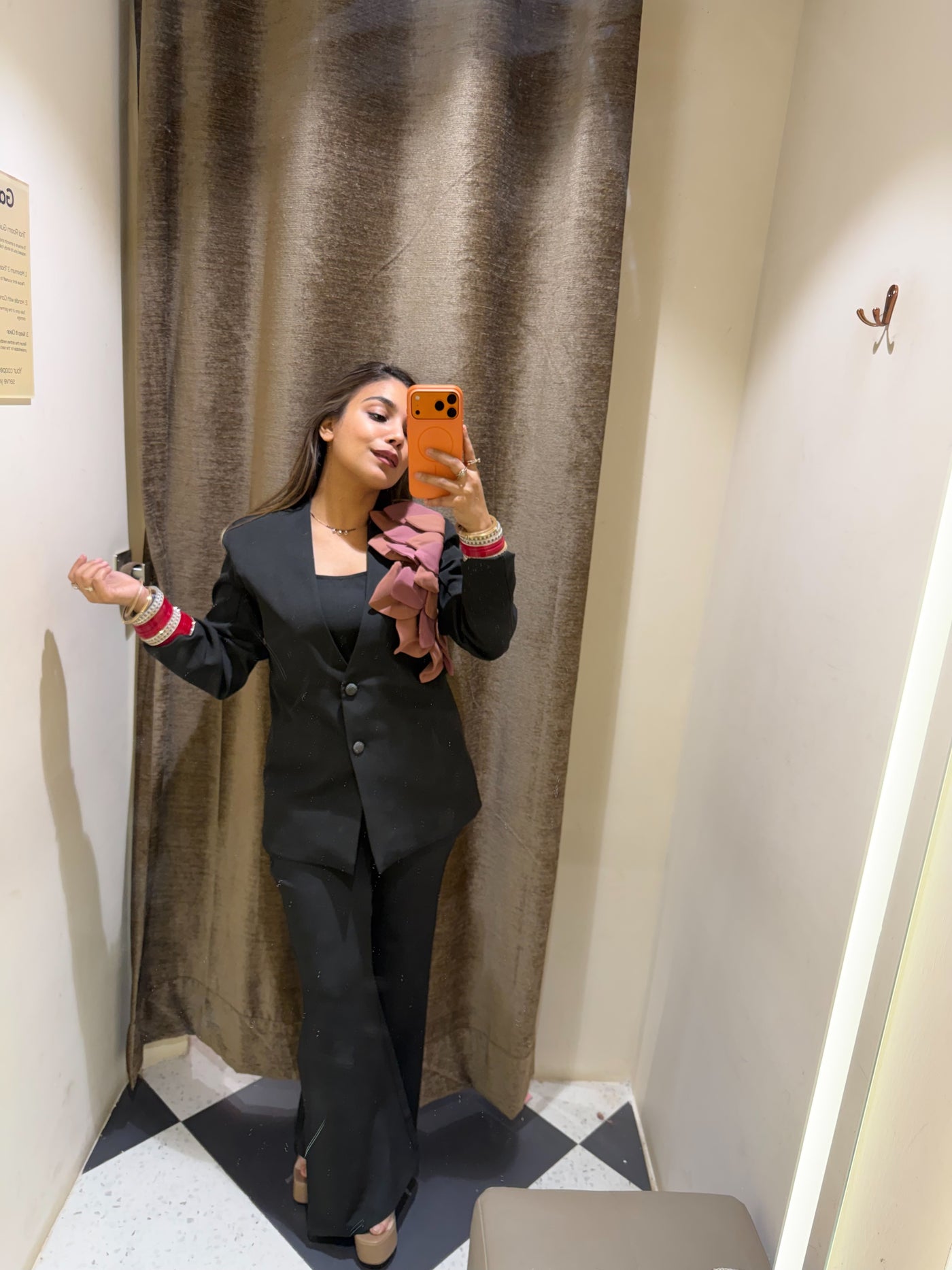 “Ava” - Three Piece seta