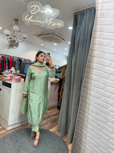 “Azariah”-Three Piece set