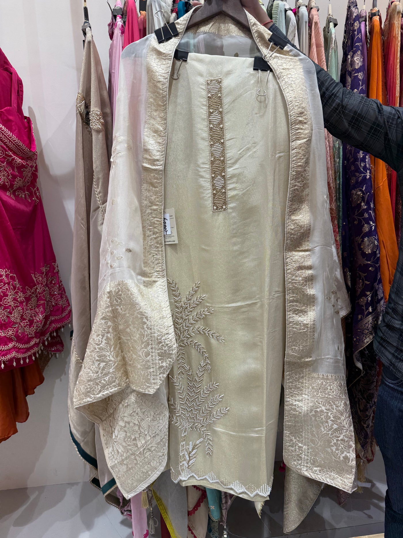 “Moni” -   Unstitched Suit
