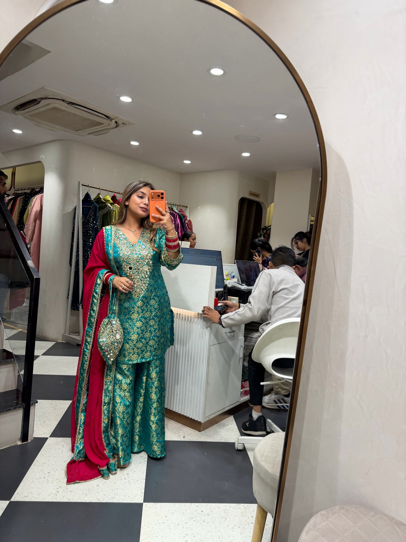 “Pari” - Four Piece set