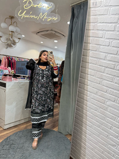“Uzma” - Three Piece set