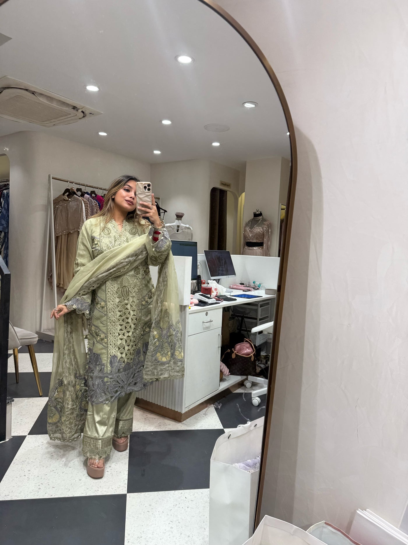 “Fehzana” - Three Piece set