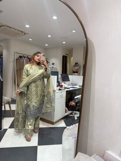 “Fehzana” - Three Piece set